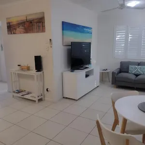 Ocean Breeze Apartment Hervey Bay